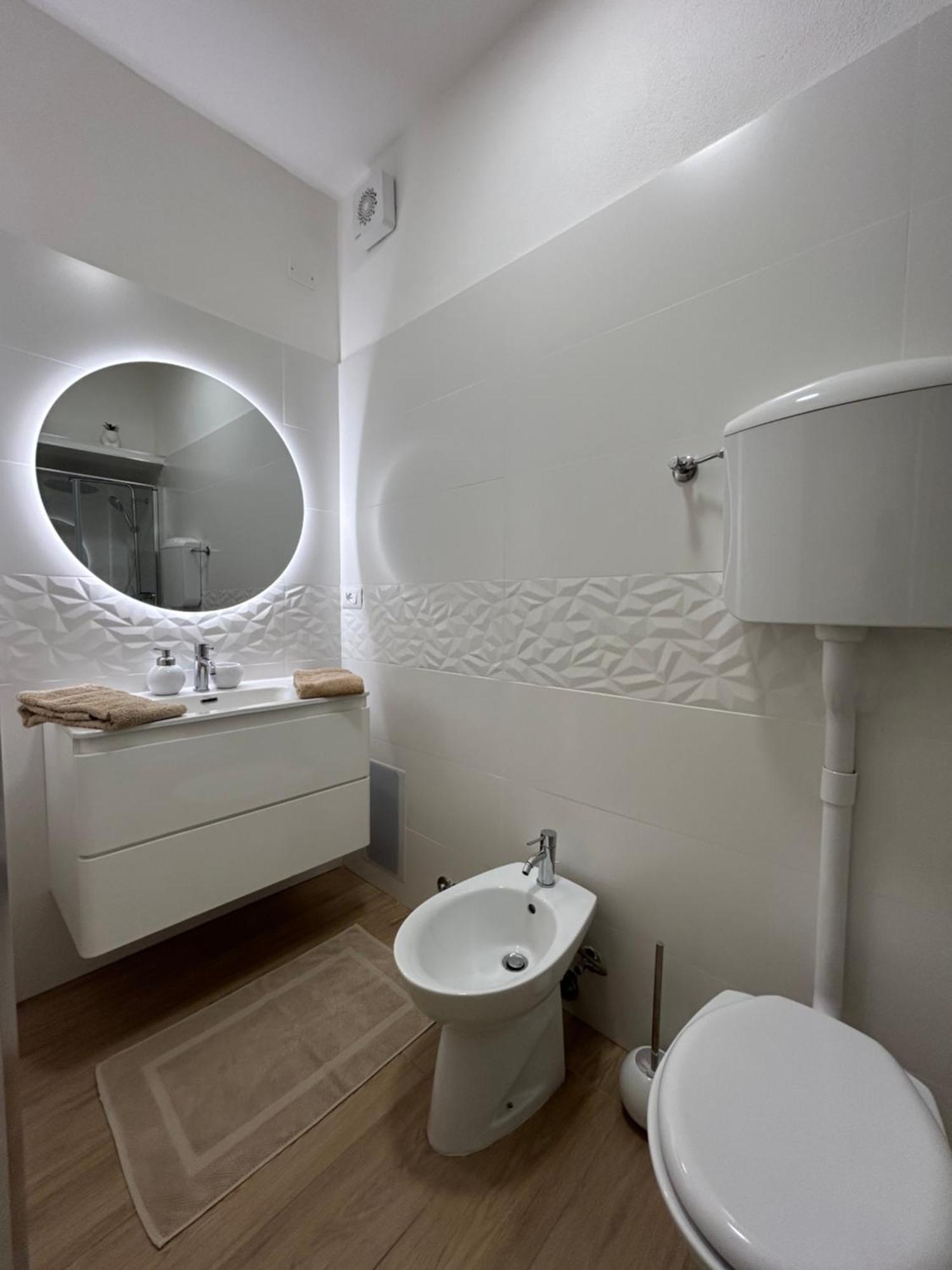 V&C Home Rental Specialist Appartamenti Fronte Lago Maggiore Germignaga Zewnętrze zdjęcie