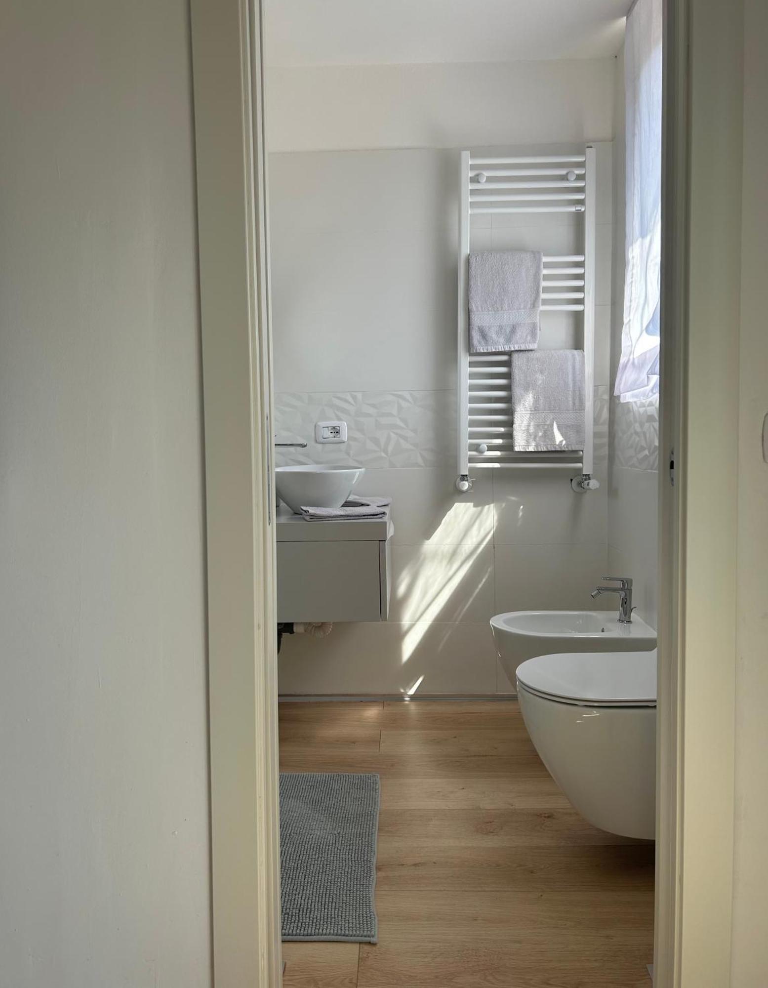 V&C Home Rental Specialist Appartamenti Fronte Lago Maggiore Germignaga Zewnętrze zdjęcie